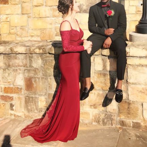Faviana Dresses & Skirts - Faviana Prom Dress!
